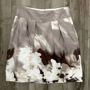 Sweet pleated skirt with pockets